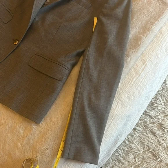 J. Crew schoolboy Gray Blazer - Picture 4 of 9